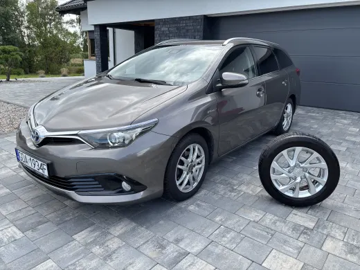 Toyota auris — zdjęcie 1