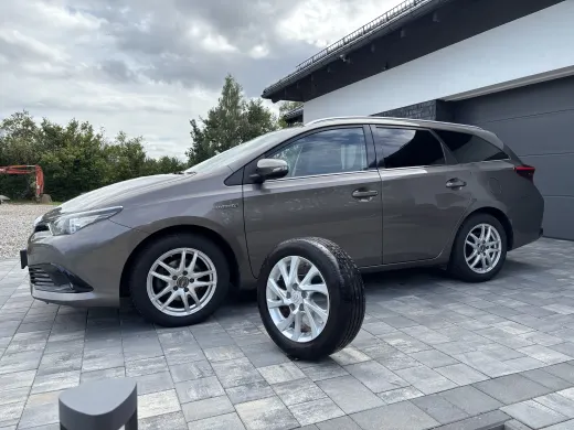 Toyota auris — zdjęcie 2