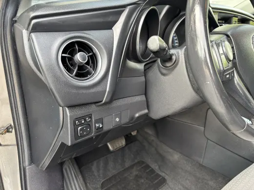 Toyota auris — zdjęcie 14