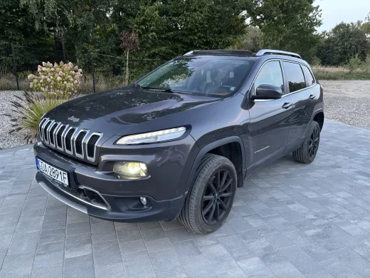 Jeep Cherokee — zdjęcie 2