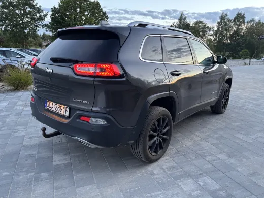 Jeep Cherokee — zdjęcie 5