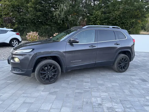 Jeep Cherokee — zdjęcie 3