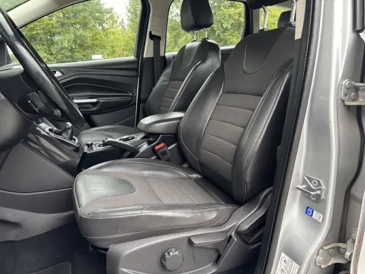 Ford Kuga — zdjęcie 15