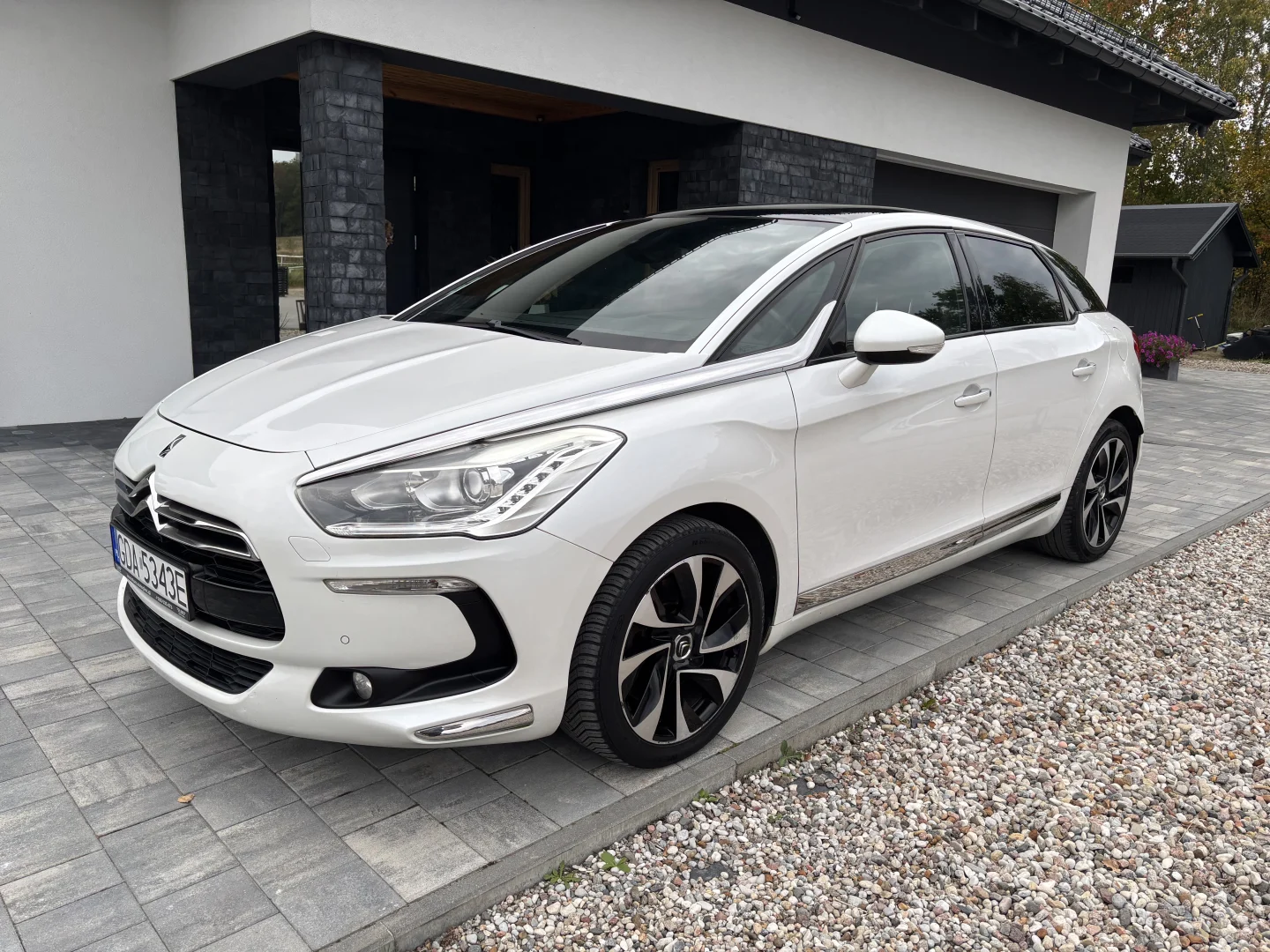 DS 5 — zdjęcie 1