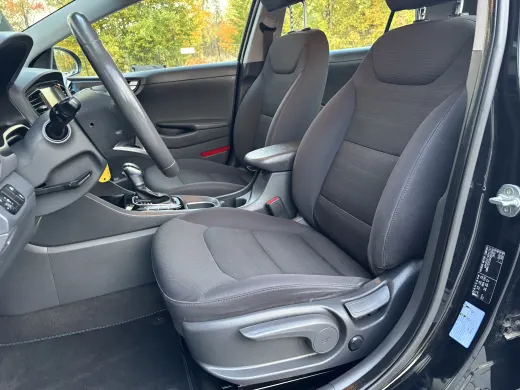 Hyundai Ioniq — zdjęcie 7