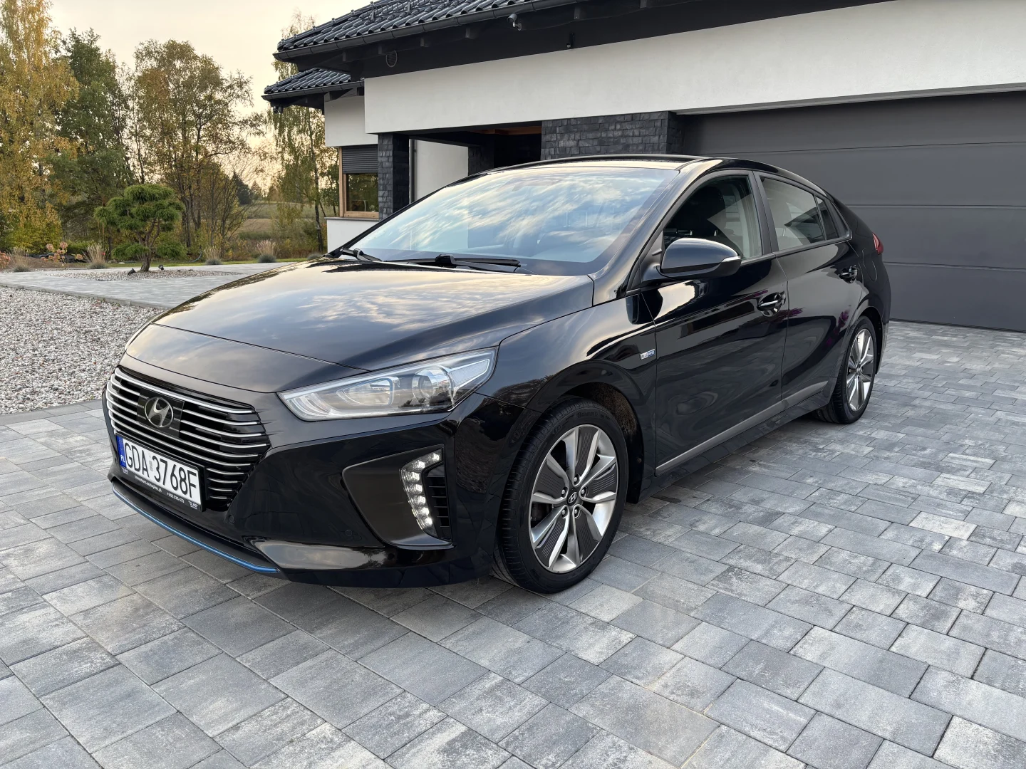 Hyundai Ioniq — zdjęcie 1